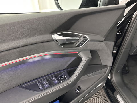 Audi e-tron Sportback 55 quattro S edition 95 kWh [ 3-Fase ] (INCL.BTW) *FULL-LEATHER | FULL-LED | ADAPTIVE-CRUISE | BANG&OLUFSEN | TOP-VIEW | MEMORY-PACK | BLIND-SPOT | KEYLESS | AMBIENT-LIGHT | AIR-SUSPENSION | SPORT-SEATS | DIGI-COCKPIT | 21''ALU |