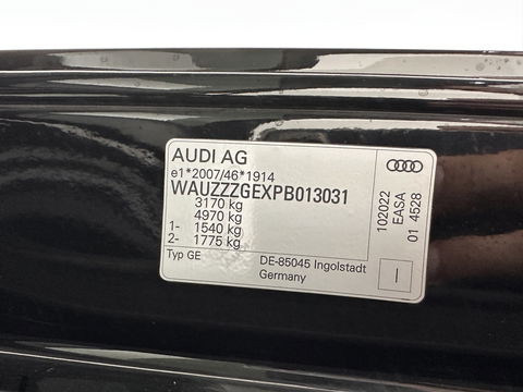 Audi e-tron Sportback 55 quattro S edition 95 kWh [ 3-Fase ] (INCL.BTW) *FULL-LEATHER | FULL-LED | ADAPTIVE-CRUISE | BANG&OLUFSEN | TOP-VIEW | MEMORY-PACK | BLIND-SPOT | KEYLESS | AMBIENT-LIGHT | AIR-SUSPENSION | SPORT-SEATS | DIGI-COCKPIT | 21''ALU |