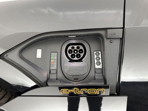 Audi e-tron Sportback 55 quattro S edition 95 kWh [ 3-Fase ] (INCL.BTW) *FULL-LEATHER | FULL-LED | ADAPTIVE-CRUISE | BANG&OLUFSEN | TOP-VIEW | MEMORY-PACK | BLIND-SPOT | KEYLESS | AMBIENT-LIGHT | AIR-SUSPENSION | SPORT-SEATS | DIGI-COCKPIT | 21''ALU |