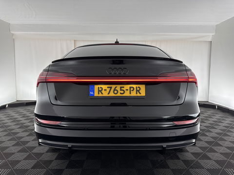Audi e-tron Sportback 55 quattro S edition 95 kWh [ 3-Fase ] (INCL.BTW) *FULL-LEATHER | FULL-LED | ADAPTIVE-CRUISE | BANG&OLUFSEN | TOP-VIEW | MEMORY-PACK | BLIND-SPOT | KEYLESS | AMBIENT-LIGHT | AIR-SUSPENSION | SPORT-SEATS | DIGI-COCKPIT | 21''ALU |