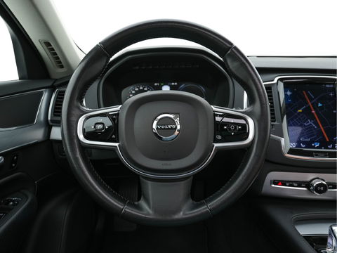 Volvo XC90 2.0 T8 Twin Engine AWD Momentum [ 7-Pers. ] *PANO | FULL-LEATHER | FULL-LED | DIGI-COCKPIT | NAVI-FULLMAP | COMFORT-SEATS | CARPLAY | NAVI-FULLMAP | 19''ALU | ECC | PDC | CRUISE | TOWBAR*