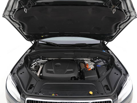 Volvo XC90 2.0 T8 Twin Engine AWD Momentum [ 7-Pers. ] *PANO | FULL-LEATHER | FULL-LED | DIGI-COCKPIT | NAVI-FULLMAP | COMFORT-SEATS | CARPLAY | NAVI-FULLMAP | 19''ALU | ECC | PDC | CRUISE | TOWBAR*