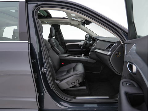 Volvo XC90 2.0 T8 Twin Engine AWD Momentum [ 7-Pers. ] *PANO | FULL-LEATHER | FULL-LED | DIGI-COCKPIT | NAVI-FULLMAP | COMFORT-SEATS | CARPLAY | NAVI-FULLMAP | 19''ALU | ECC | PDC | CRUISE | TOWBAR*