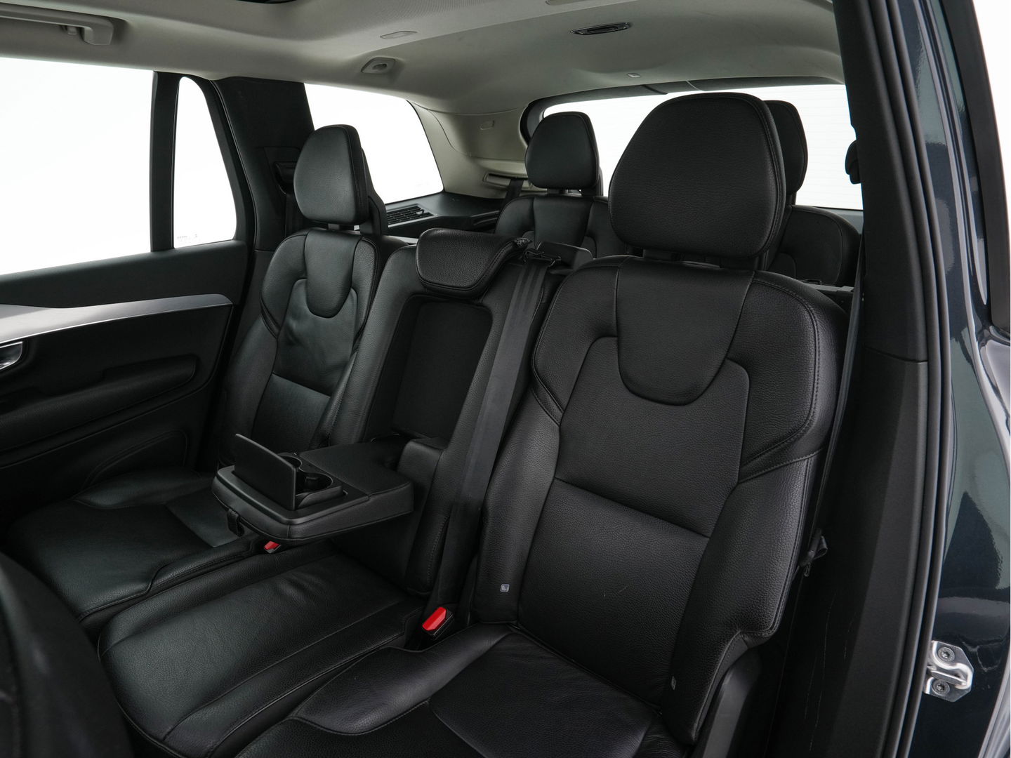 Volvo XC90 2.0 T8 Twin Engine AWD Momentum [ 7-Pers. ] *PANO | FULL-LEATHER | FULL-LED | DIGI-COCKPIT | NAVI-FULLMAP | COMFORT-SEATS | CARPLAY | NAVI-FULLMAP | 19''ALU | ECC | PDC | CRUISE | TOWBAR*