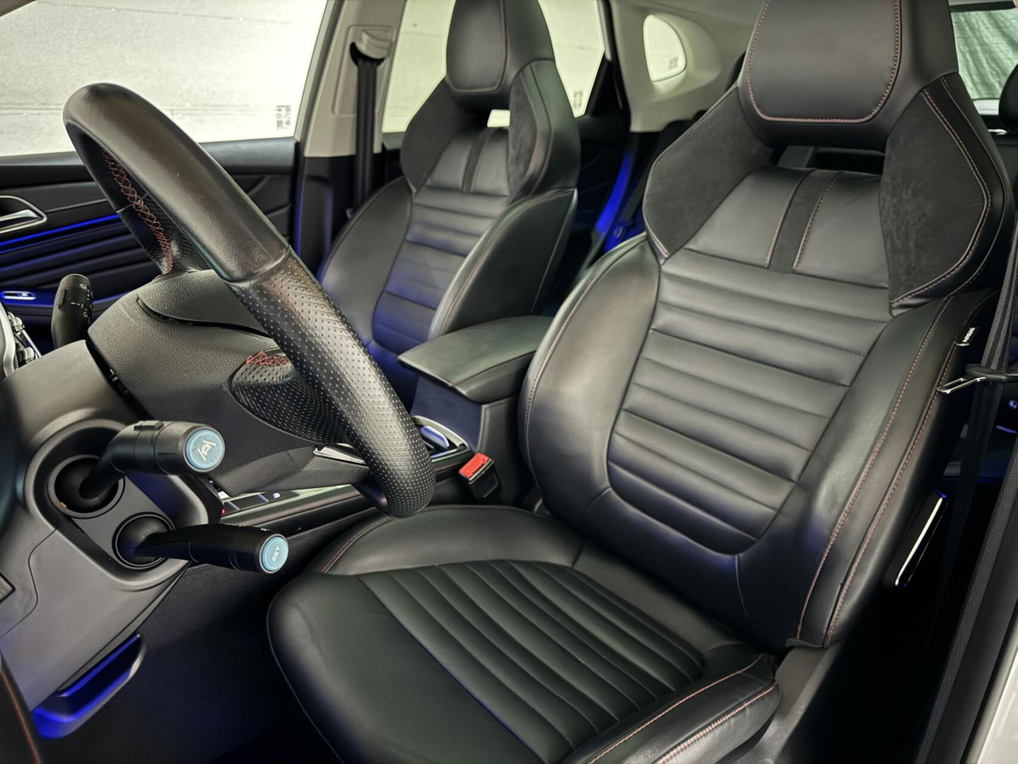 MG EHS 1.5 TGDI PHEV Luxury Pano Leer Virtual 360° Carplay NAP