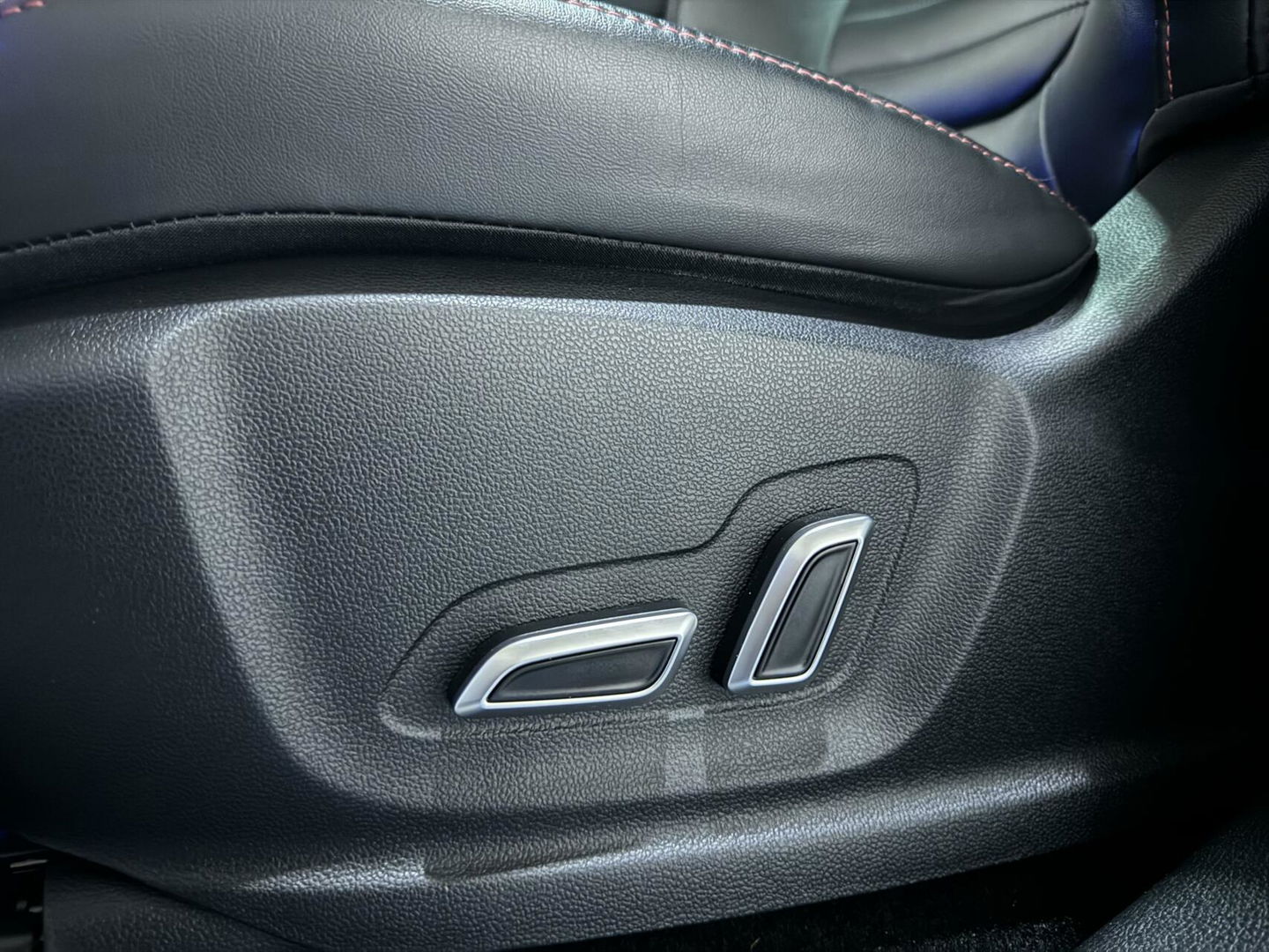 MG EHS 1.5 TGDI PHEV Luxury Pano Leer Virtual 360° Carplay NAP