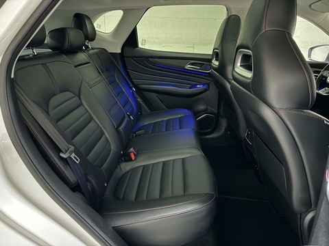 MG EHS 1.5 TGDI PHEV Luxury Pano Leer Virtual 360° Carplay NAP