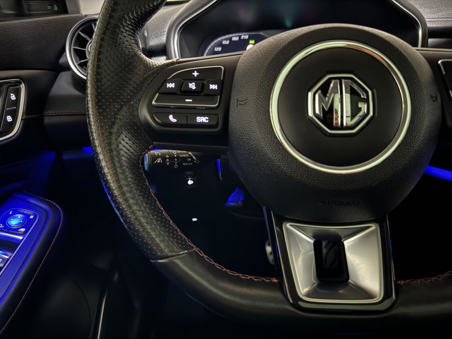 MG EHS 1.5 TGDI PHEV Luxury Pano Leer Virtual 360° Carplay NAP
