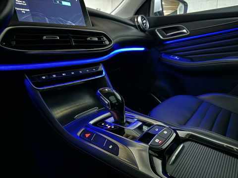 MG EHS 1.5 TGDI PHEV Luxury Pano Leer Virtual 360° Carplay NAP