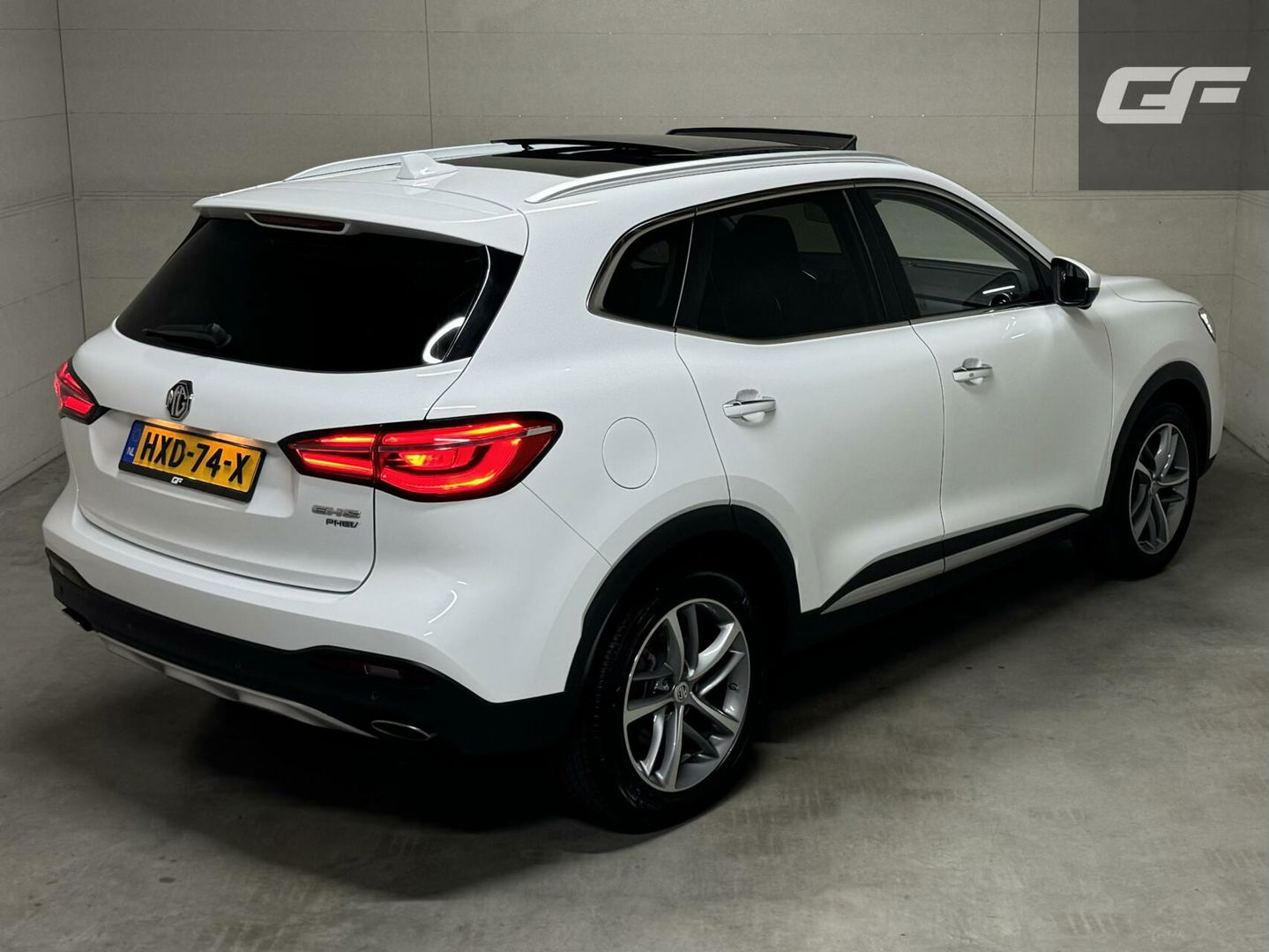 MG EHS 1.5 TGDI PHEV Luxury Pano Leer Virtual 360° Carplay NAP