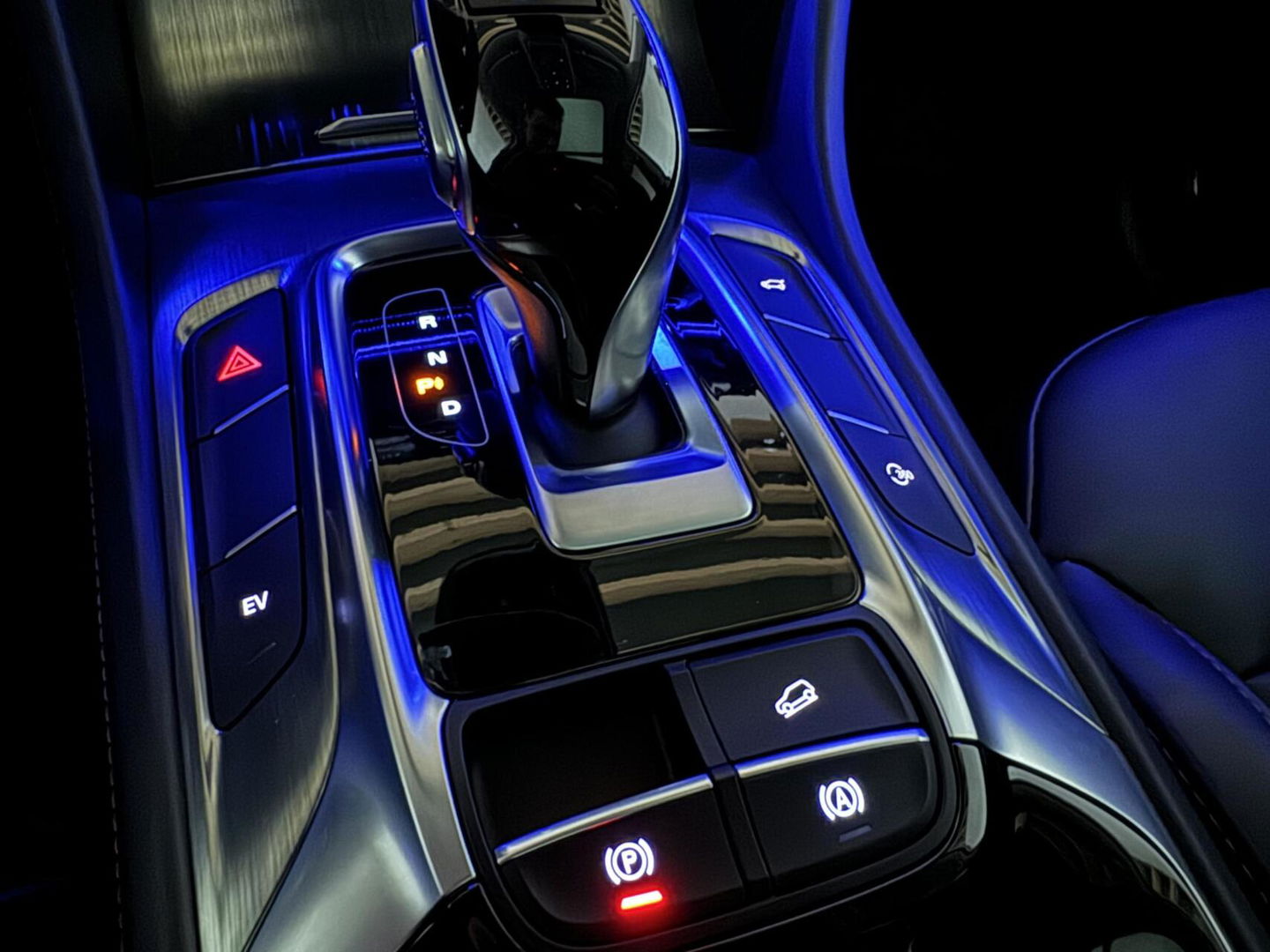 MG EHS 1.5 TGDI PHEV Luxury Pano Leer Virtual 360° Carplay NAP