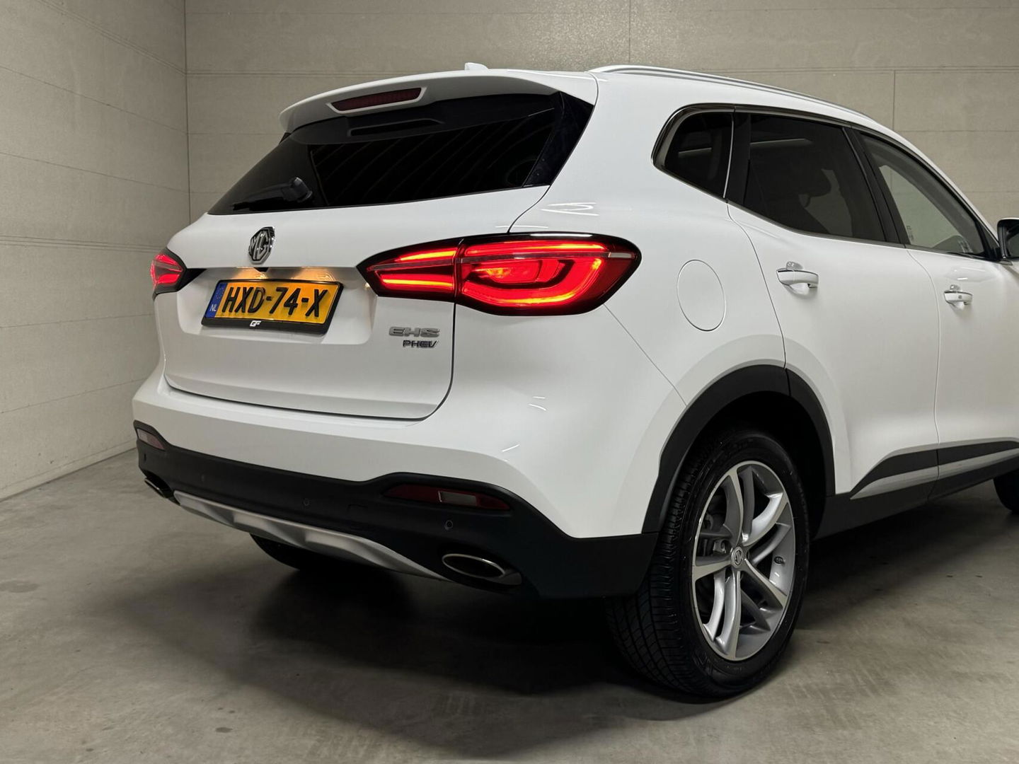MG EHS 1.5 TGDI PHEV Luxury Pano Leer Virtual 360° Carplay NAP