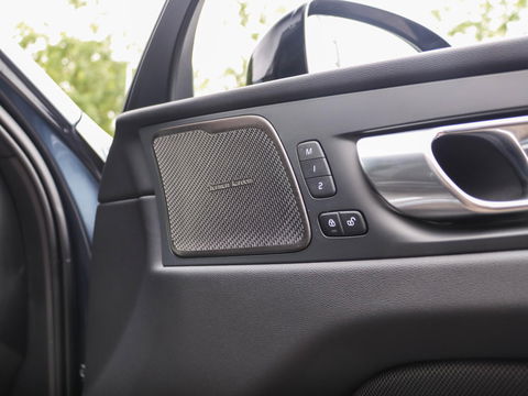 Volvo XC60 T6 Plug-in hybrid AWD Plus Dark 350PK | 21'' | Harman Kardon | Winterpakket | 360 Cam