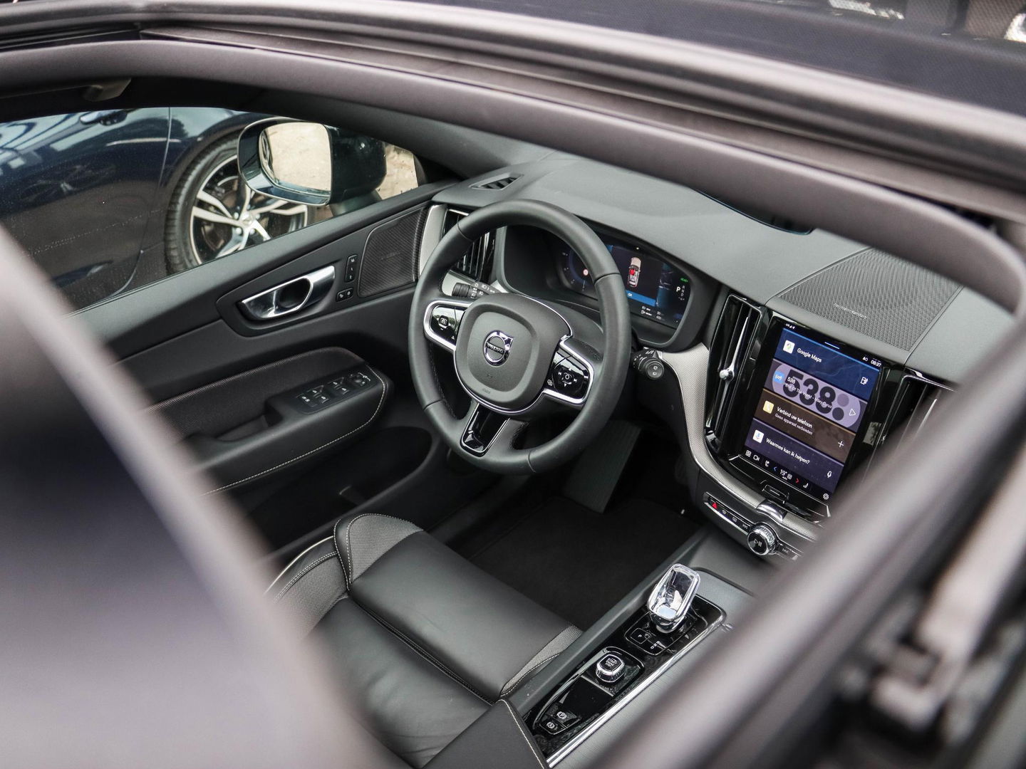 Volvo XC60 T6 Plug-in hybrid AWD Plus Dark 350PK | 21'' | Harman Kardon | Winterpakket | 360 Cam