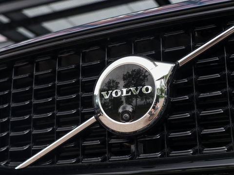 Volvo XC60 T6 Plug-in hybrid AWD Plus Dark 350PK | 21'' | Harman Kardon | Winterpakket | 360 Cam