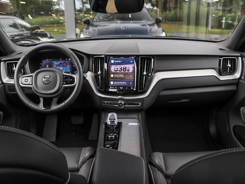 Volvo XC60 T6 Plug-in hybrid AWD Plus Dark 350PK | 21'' | Harman Kardon | Winterpakket | 360 Cam