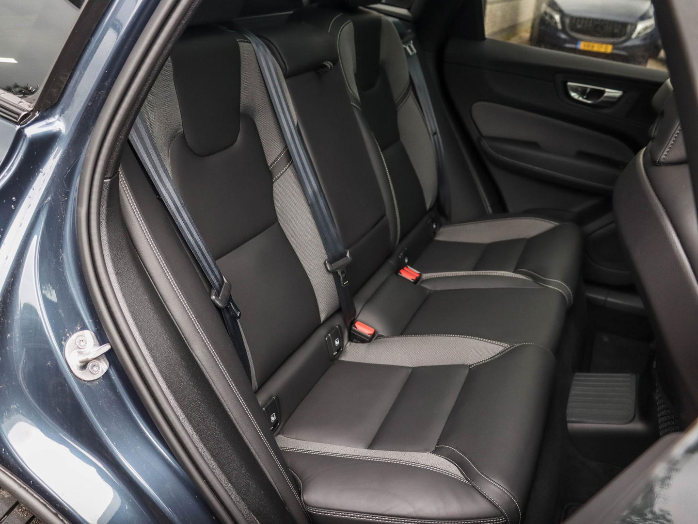 Volvo XC60 T6 Plug-in hybrid AWD Plus Dark 350PK | 21'' | Harman Kardon | Winterpakket | 360 Cam