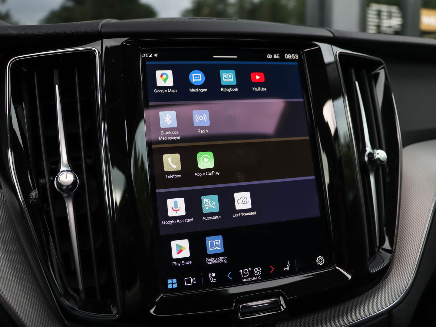 Volvo XC60 T6 Plug-in hybrid AWD Plus Dark 350PK | 21'' | 360 Cam | Winterpakket | Harman Kardon