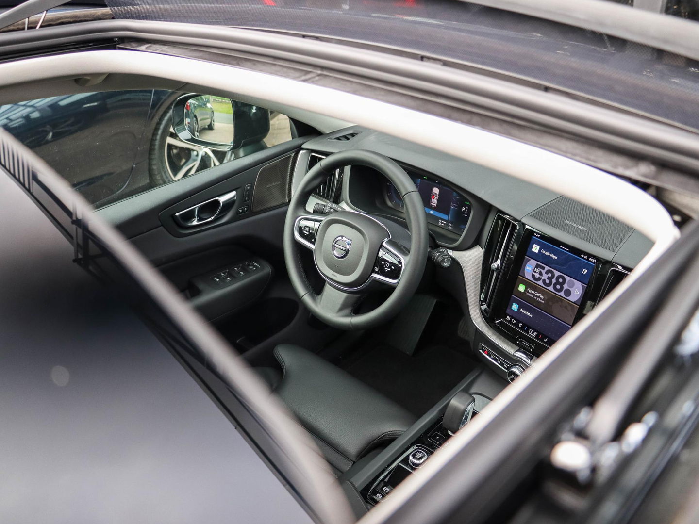 Volvo XC60 T6 Plug-in hybrid AWD Plus Dark 350PK | 21'' | 360 Cam | Winterpakket | Harman Kardon