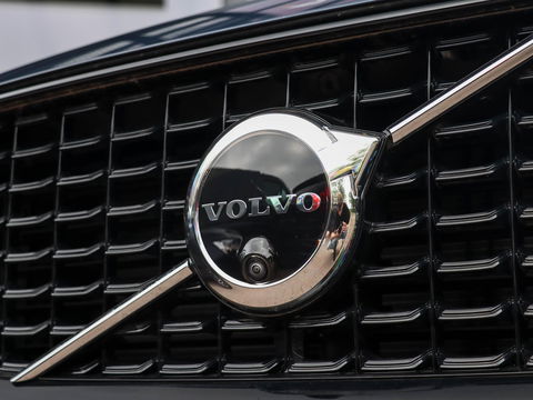 Volvo XC60 T6 Plug-in hybrid AWD Plus Dark 350PK | 21'' | 360 Cam | Winterpakket | Harman Kardon