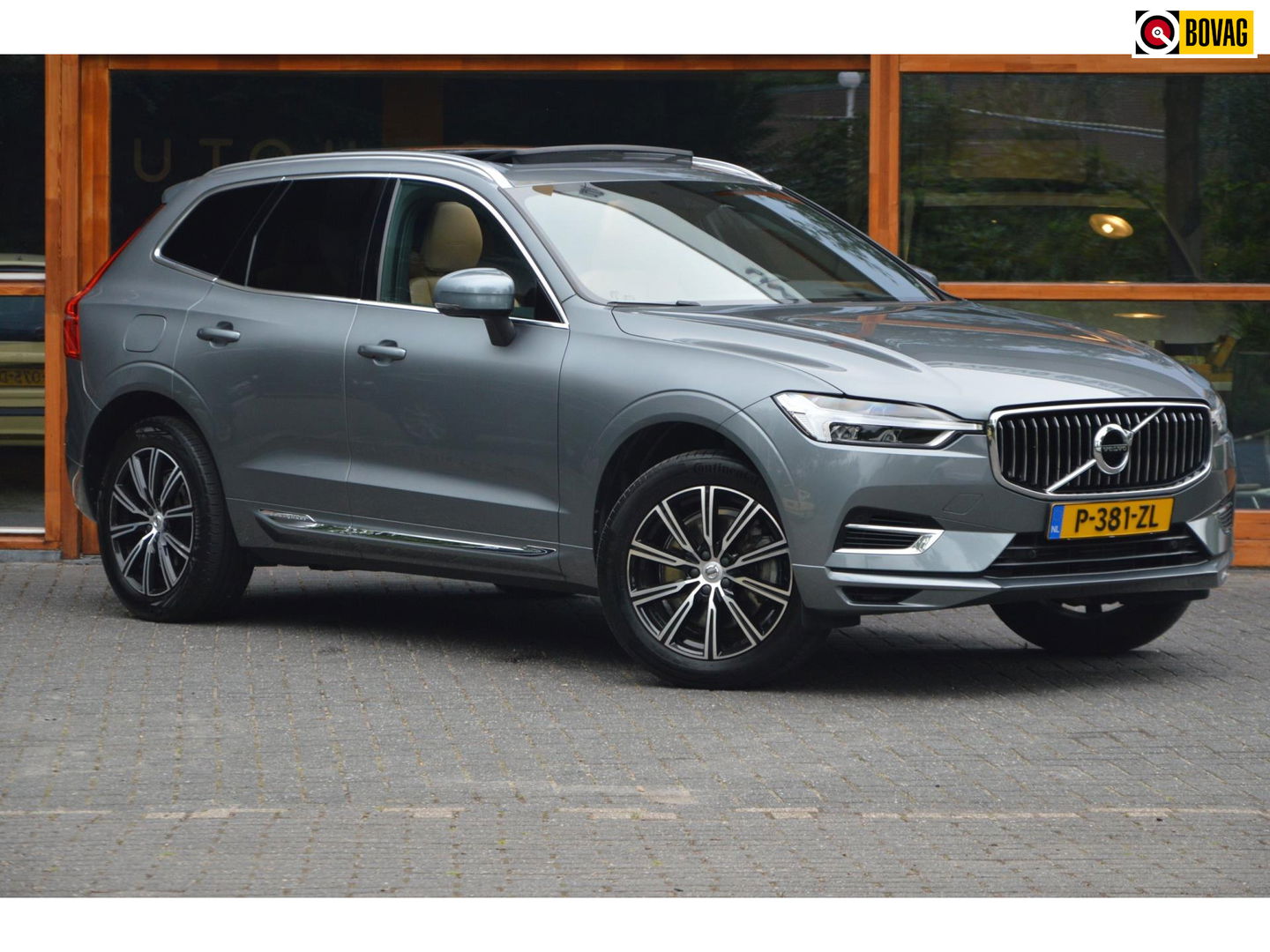 Volvo XC60 T8 Hybride AWD Momentum Pro | Head-Up | Panoramadak | Pilot-Assist | Trekhaak 2100KG | Camera | Stoelverwarming |