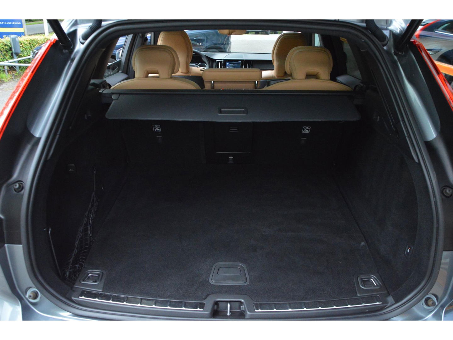 Volvo XC60 T8 Hybride AWD Momentum Pro | Head-Up | Panoramadak | Pilot-Assist | Trekhaak 2100KG | Camera | Stoelverwarming |