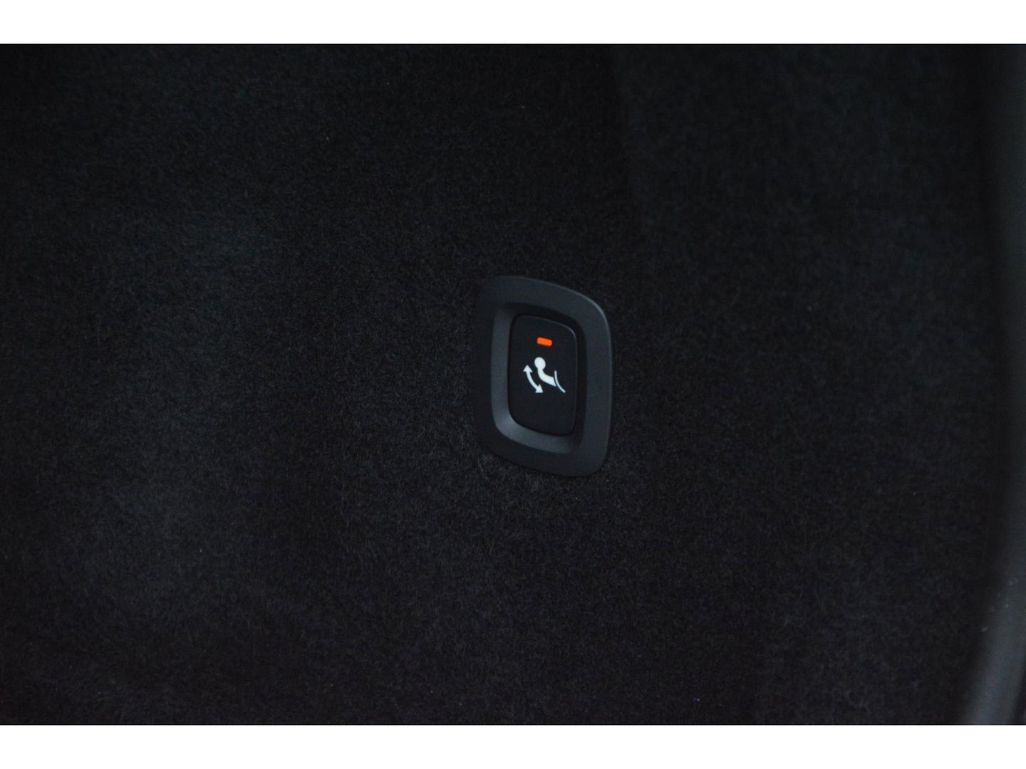 Volvo XC60 T8 Hybride AWD Momentum Pro | Head-Up | Panoramadak | Pilot-Assist | Trekhaak 2100KG | Camera | Stoelverwarming |