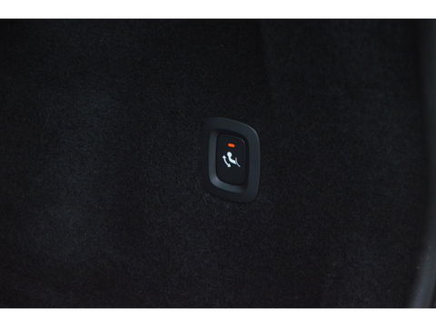 Volvo XC60 T8 Hybride AWD Momentum Pro | Head-Up | Panoramadak | Pilot-Assist | Trekhaak 2100KG | Camera | Stoelverwarming |