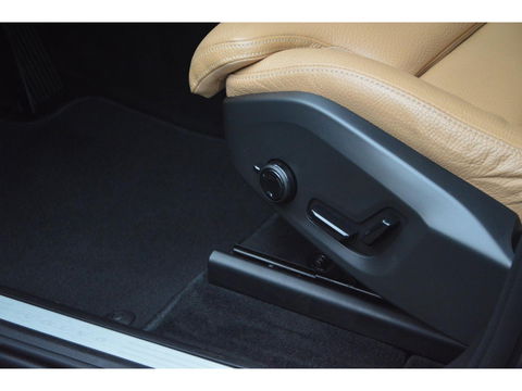 Volvo XC60 T8 Hybride AWD Momentum Pro | Head-Up | Panoramadak | Pilot-Assist | Trekhaak 2100KG | Camera | Stoelverwarming |