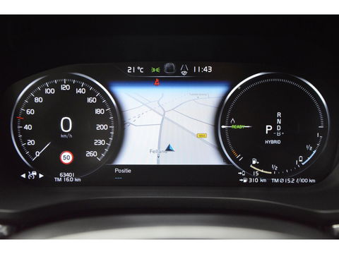 Volvo XC60 T8 Hybride AWD Momentum Pro | Head-Up | Panoramadak | Pilot-Assist | Trekhaak 2100KG | Camera | Stoelverwarming |