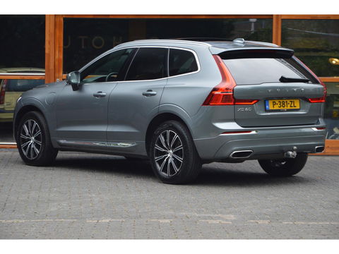 Volvo XC60 T8 Hybride AWD Momentum Pro | Head-Up | Panoramadak | Pilot-Assist | Trekhaak 2100KG | Camera | Stoelverwarming |
