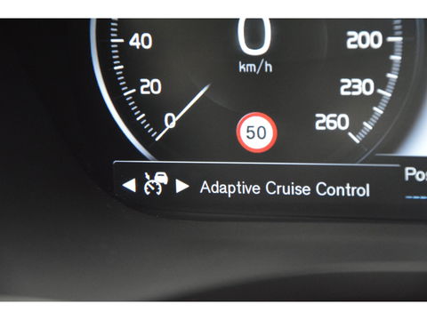 Volvo XC60 T8 Hybride AWD Momentum Pro | Head-Up | Panoramadak | Pilot-Assist | Trekhaak 2100KG | Camera | Stoelverwarming |