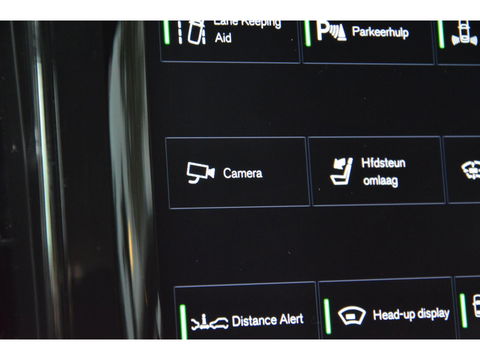 Volvo XC60 T8 Hybride AWD Momentum Pro | Head-Up | Panoramadak | Pilot-Assist | Trekhaak 2100KG | Camera | Stoelverwarming |