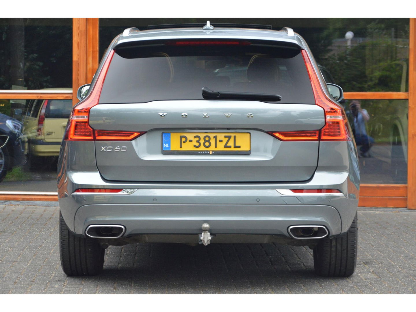 Volvo XC60 T8 Hybride AWD Momentum Pro | Head-Up | Panoramadak | Pilot-Assist | Trekhaak 2100KG | Camera | Stoelverwarming |