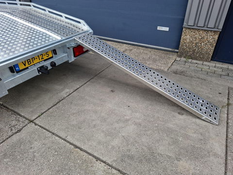 Volkswagen Crafter 35 2.0 TDI L4 Trendline OPRIJWAGEN / AMBULANCE / TRAILER / EURO 6 / LAADVERMOGEN 1377 KG !!