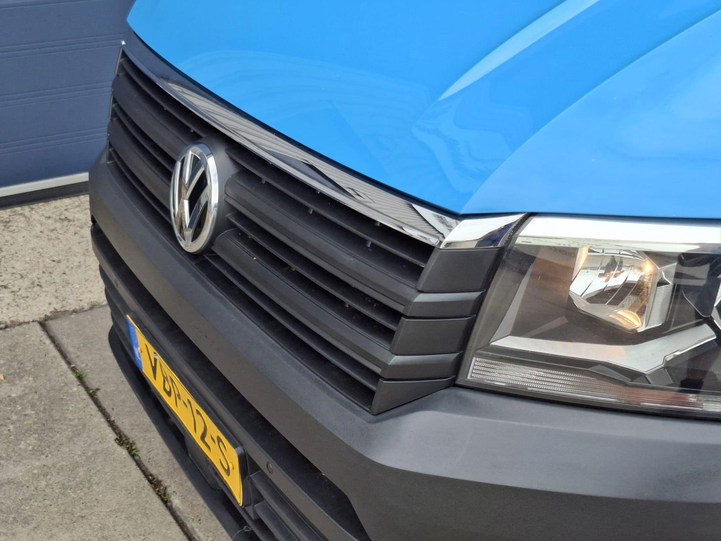 Volkswagen Crafter 35 2.0 TDI L4 Trendline OPRIJWAGEN / AMBULANCE / TRAILER / EURO 6 / LAADVERMOGEN 1377 KG !!