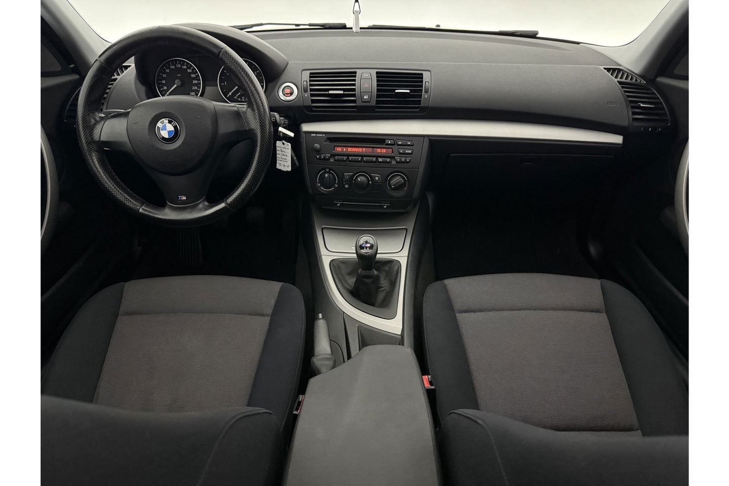 BMW 1-serie 118i Executive Export | Airco Parkeersensoren Stoelverwarming 18"LMV