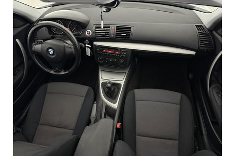 BMW 1-serie 118i Executive Export | Airco Parkeersensoren Stoelverwarming 18"LMV
