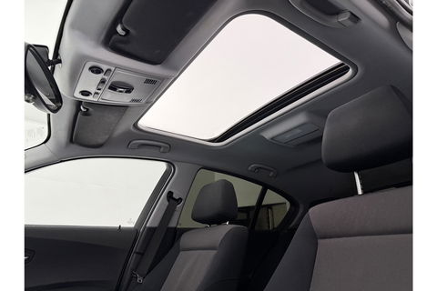 BMW 1-serie 118i Executive Export | Airco Parkeersensoren Stoelverwarming 18"LMV