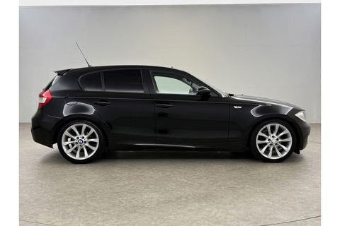 BMW 1-serie 118i Executive Export | Airco Parkeersensoren Stoelverwarming 18"LMV