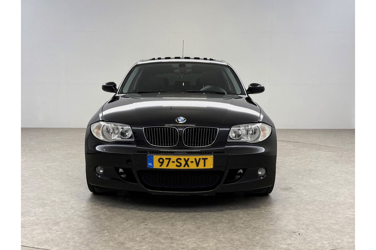 BMW 1-serie 118i Executive Export | Airco Parkeersensoren Stoelverwarming 18"LMV