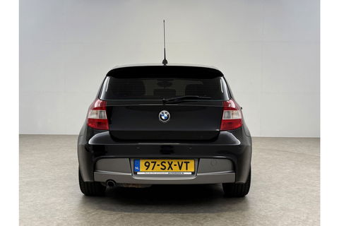 BMW 1-serie 118i Executive Export | Airco Parkeersensoren Stoelverwarming 18"LMV