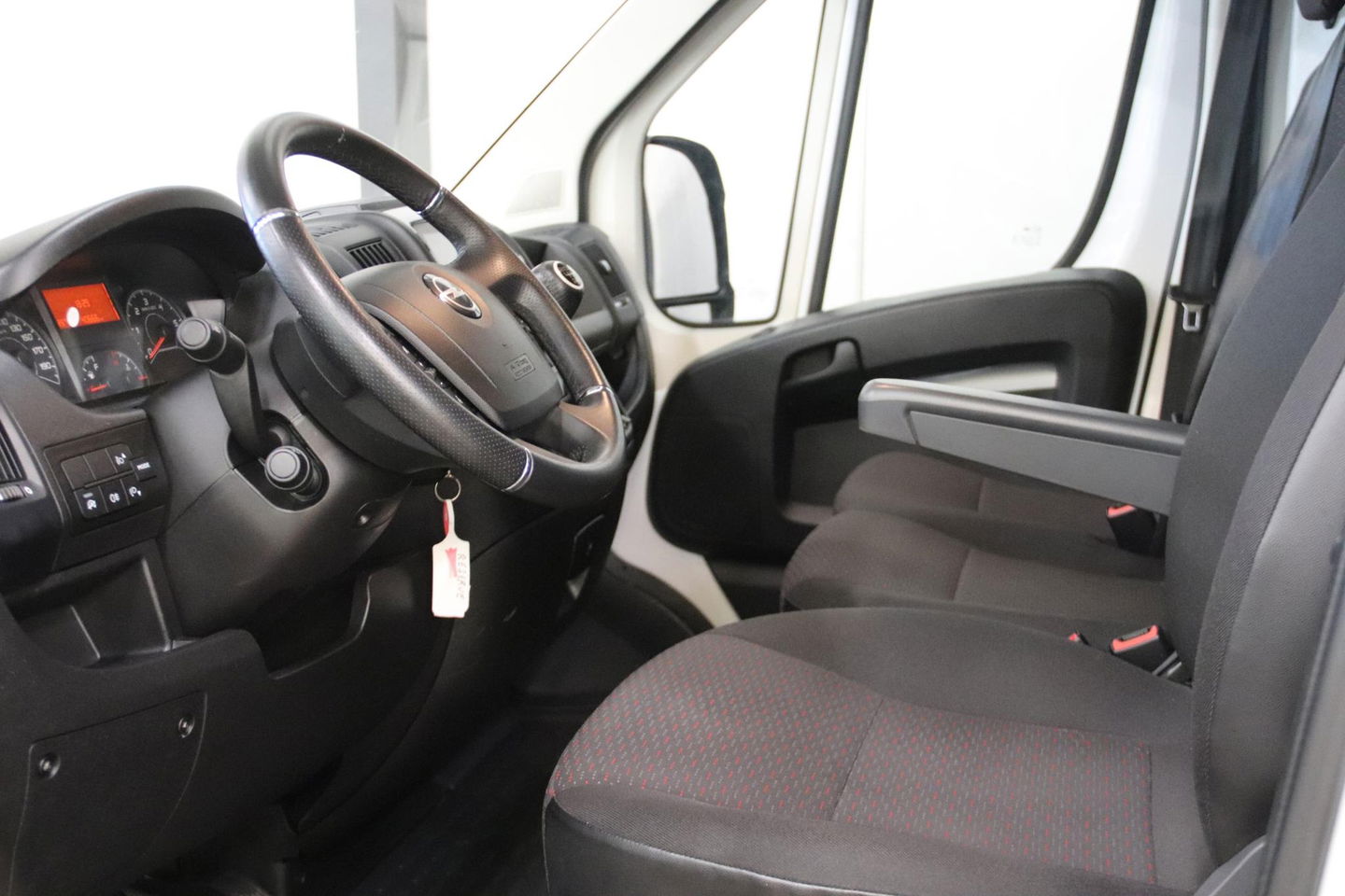 Opel Movano 2.2D 140 L2H2 Apple Carplay