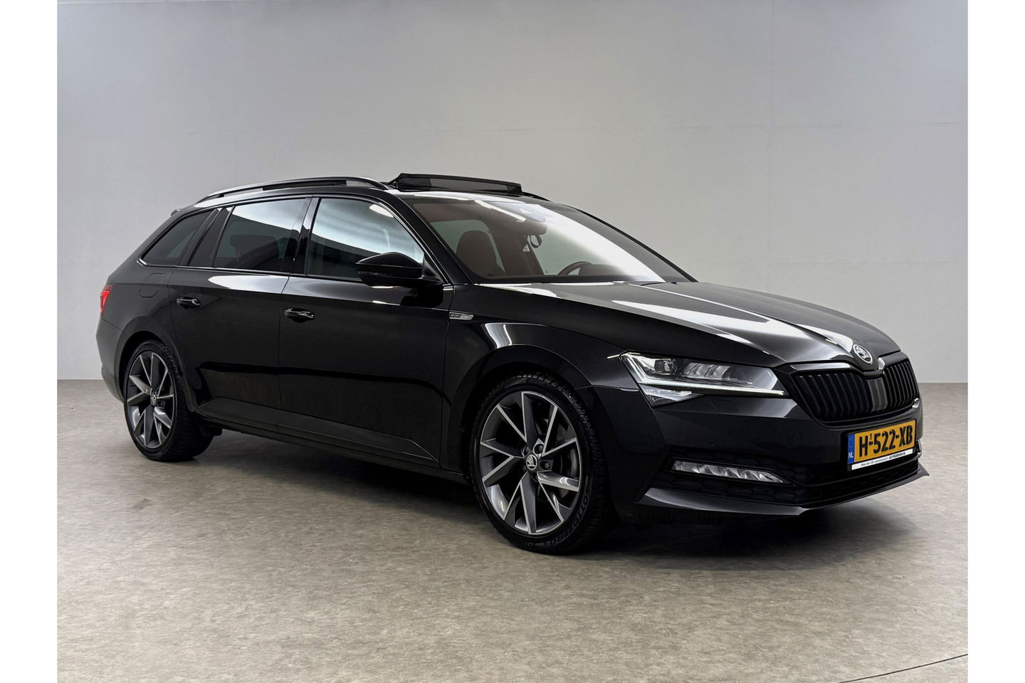 Škoda Superb 1.5 TSI 150PK ACT Sportline Business Pano LED Sfeer Trekaak Virtual Camera Carplay Memory Clima Cruise Navi PDC 19''LMV