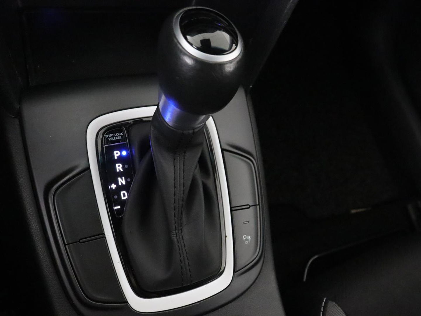 Hyundai KONA 1.6 GDI HEV Fashion | Trekhaak | Adaptive cruise | Krell Audio | Head-Up | Camera | Carplay | Keyless | Navigatie | Climate control