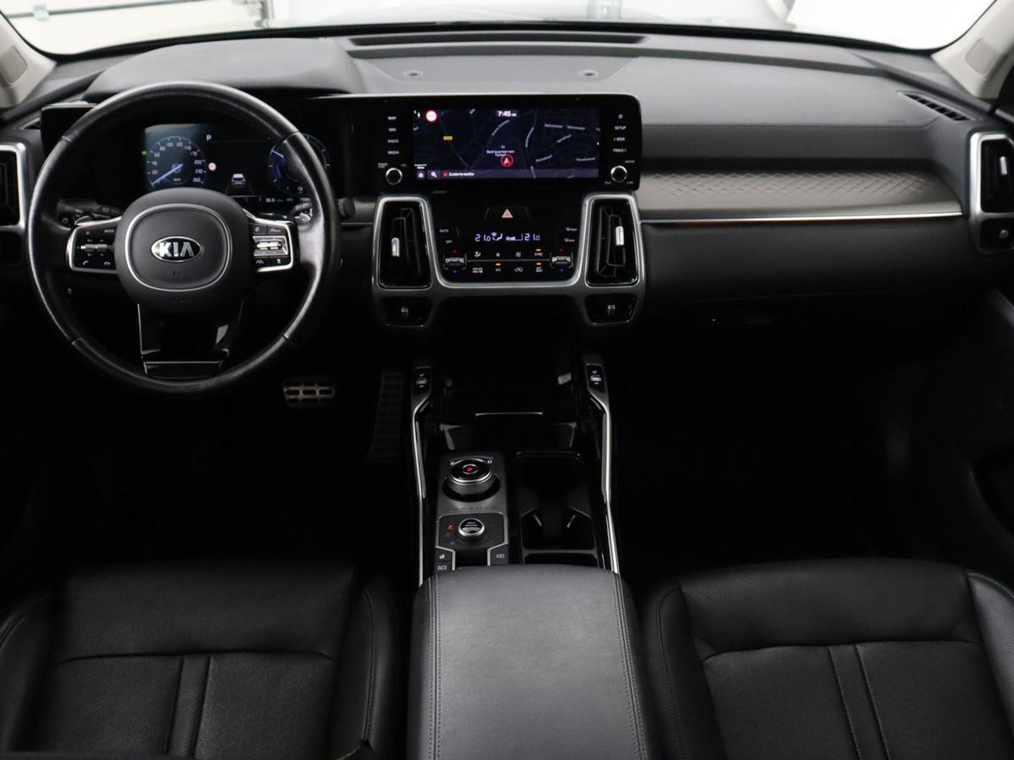 Kia Sorento 1.6 T-GDI Hybrid 2WD ExecutiveLine 7-persoons | Panoramadak | Stoelventilatie | Head-Up | 360 Camera | Leder | Adaptive cruise | Stoel & stuurverwarming | Park Assist | Memory | Carplay