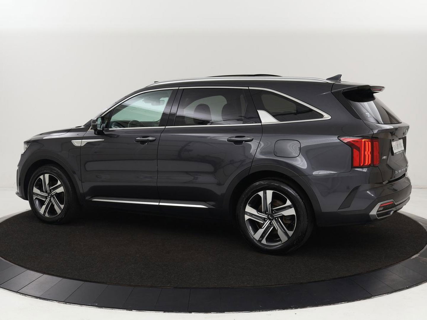 Kia Sorento 1.6 T-GDI Hybrid 2WD ExecutiveLine 7-persoons | Panoramadak | Stoelventilatie | Head-Up | 360 Camera | Leder | Adaptive cruise | Stoel & stuurverwarming | Park Assist | Memory | Carplay
