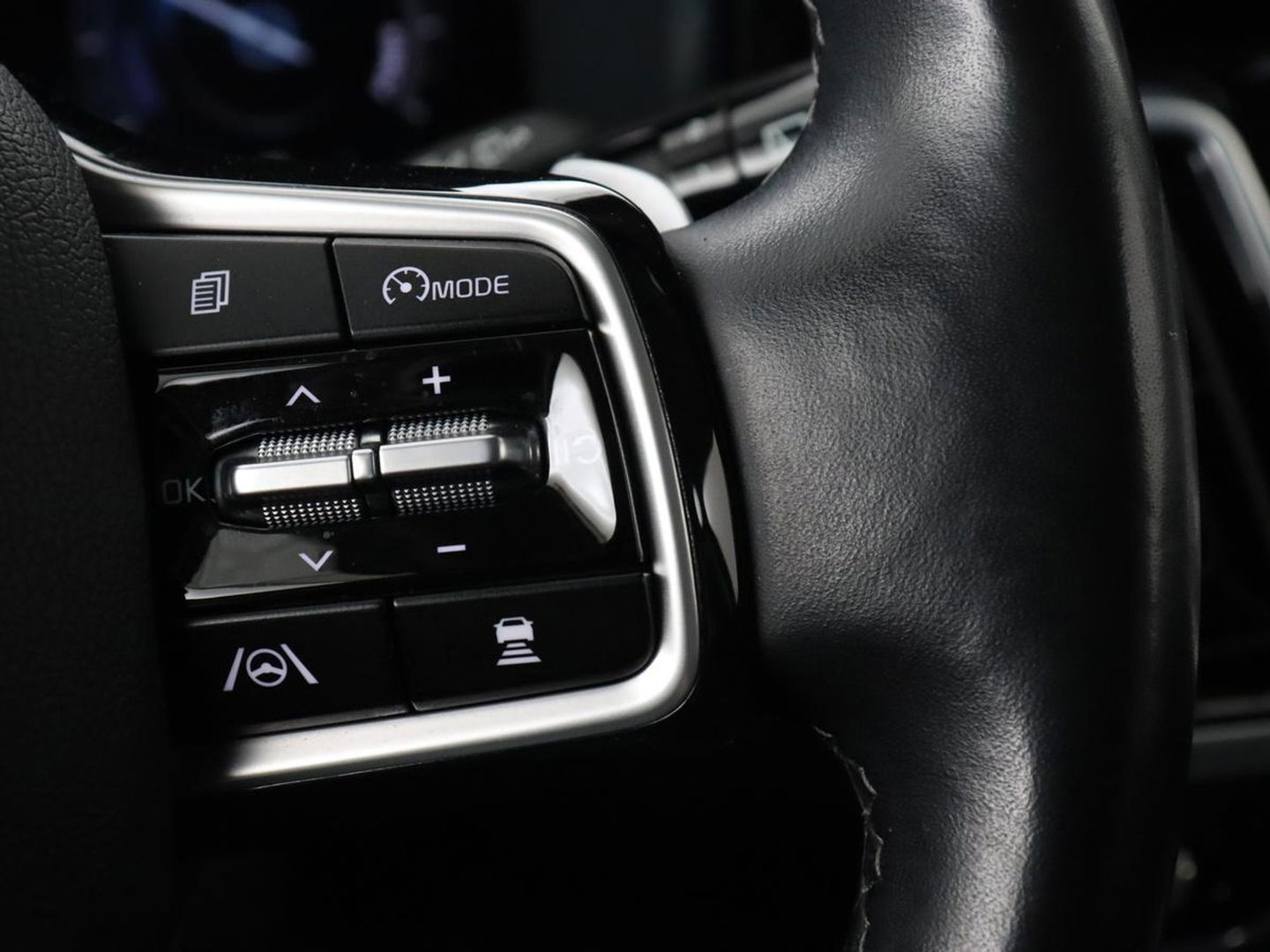 Kia Sorento 1.6 T-GDI Hybrid 2WD ExecutiveLine 7-persoons | Panoramadak | Stoelventilatie | Head-Up | 360 Camera | Leder | Adaptive cruise | Stoel & stuurverwarming | Park Assist | Memory | Carplay