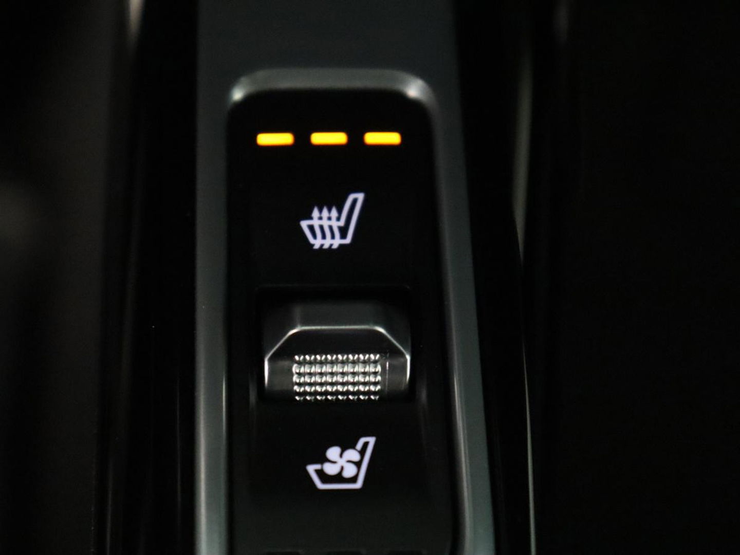 Kia Sorento 1.6 T-GDI Hybrid 2WD ExecutiveLine 7-persoons | Panoramadak | Stoelventilatie | Head-Up | 360 Camera | Leder | Adaptive cruise | Stoel & stuurverwarming | Park Assist | Memory | Carplay