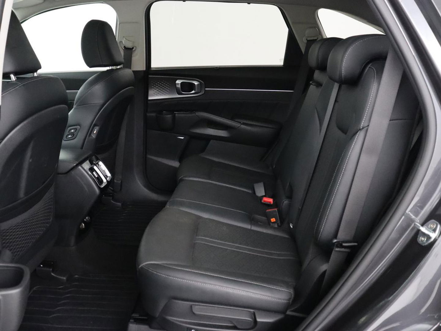 Kia Sorento 1.6 T-GDI Hybrid 2WD ExecutiveLine 7-persoons | Panoramadak | Stoelventilatie | Head-Up | 360 Camera | Leder | Adaptive cruise | Stoel & stuurverwarming | Park Assist | Memory | Carplay